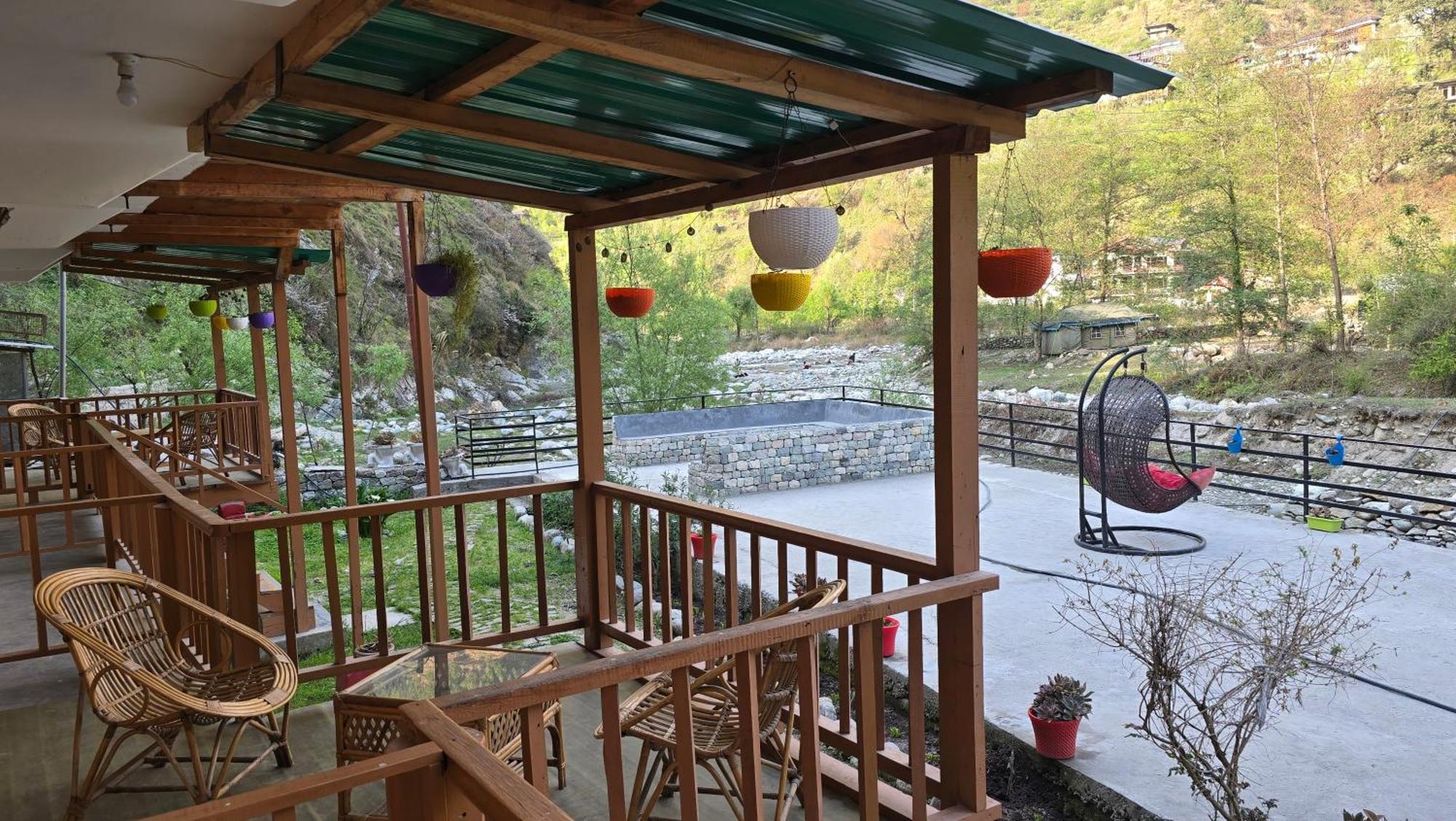 Sharda Resort-Tirthan Valley Banjār Екстериор снимка