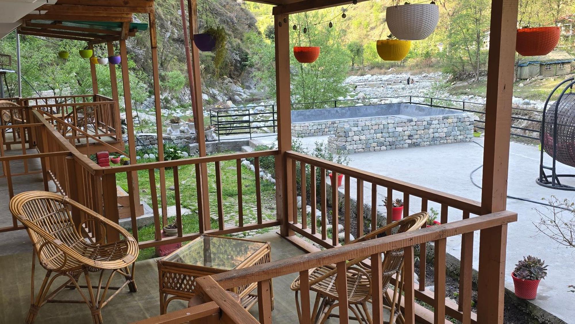 Sharda Resort-Tirthan Valley Banjār Екстериор снимка